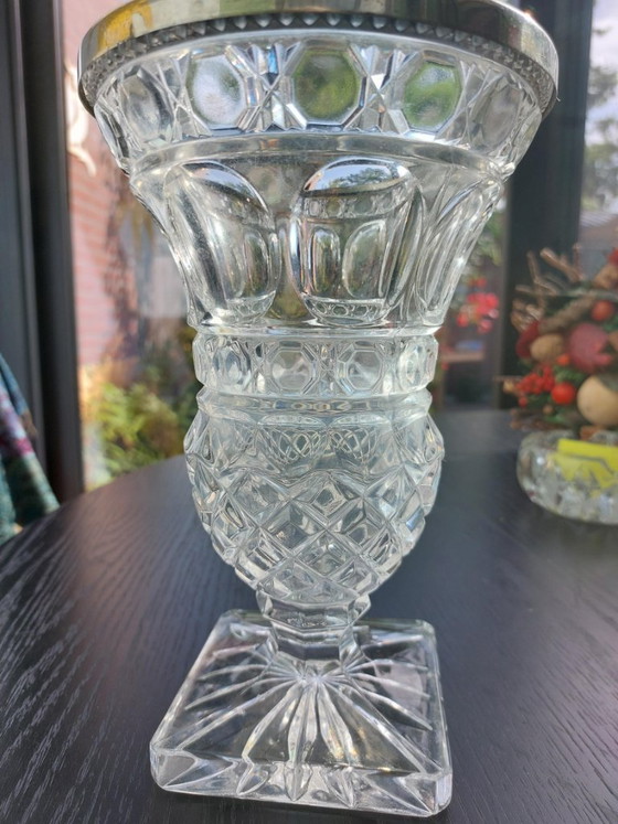 Vase gobelet en cristal vintage avec anneau en métal – Crystal, Metal (photo 5 of 5)