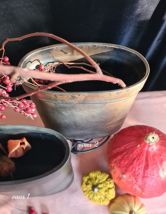 Image 1 of Ecri Living- Masters of Clay – vaso fatto a mano n. 02- ovale.