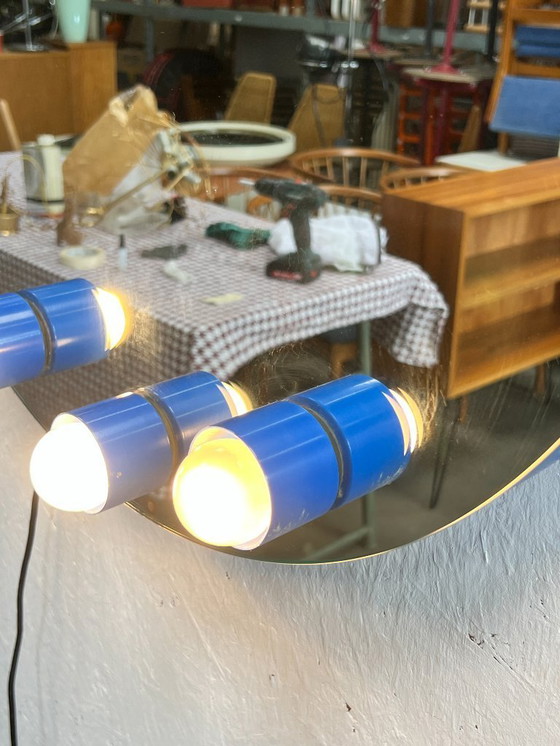 Image 1 of Specchio vintage, metallo blu, con illuminazione. Italia anni '90