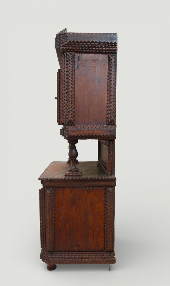 Image 1 of Aparador antiguo de arte vagabundo