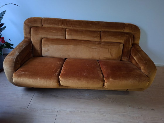 Ensemble design vintage Space Age UP Závody « Mercedes » – Canapé 3 places et fauteuil (Velours jaune ocre, (photo 4 of 7)