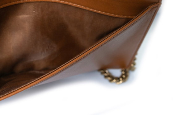 Image 1 of Bolso de hombro mini con cadena y tachuelas de Dior.