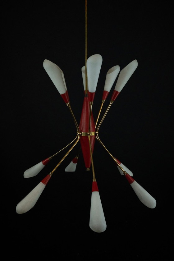 Image 1 of Araña de 12 luces de mediados de siglo a la manera de Stilnovo. Italia años 50
