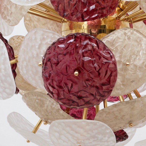 Image 1 of Lampadario Sputnik in vetro di Murano, rosso ciliegia, bianco e champagne, struttura in ottone.