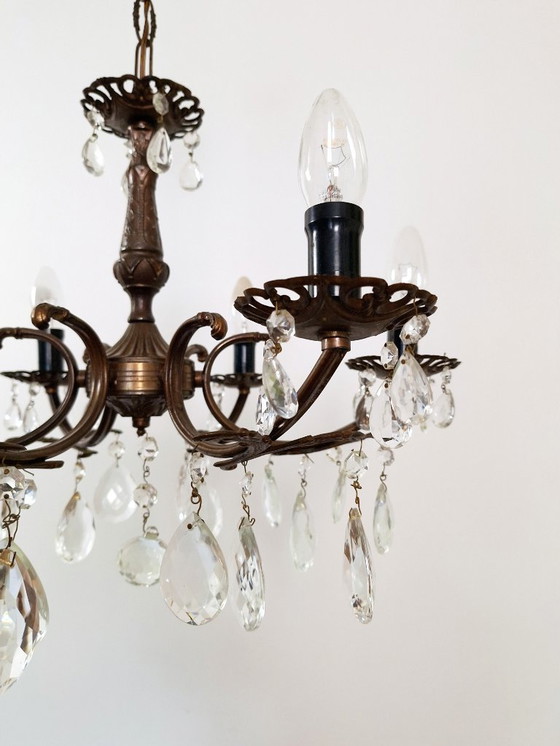 Image 1 of Lampadario antico francese in ottone con gocce di cristallo, lampadario da sala da pranzo in stile barocco a 6 luci