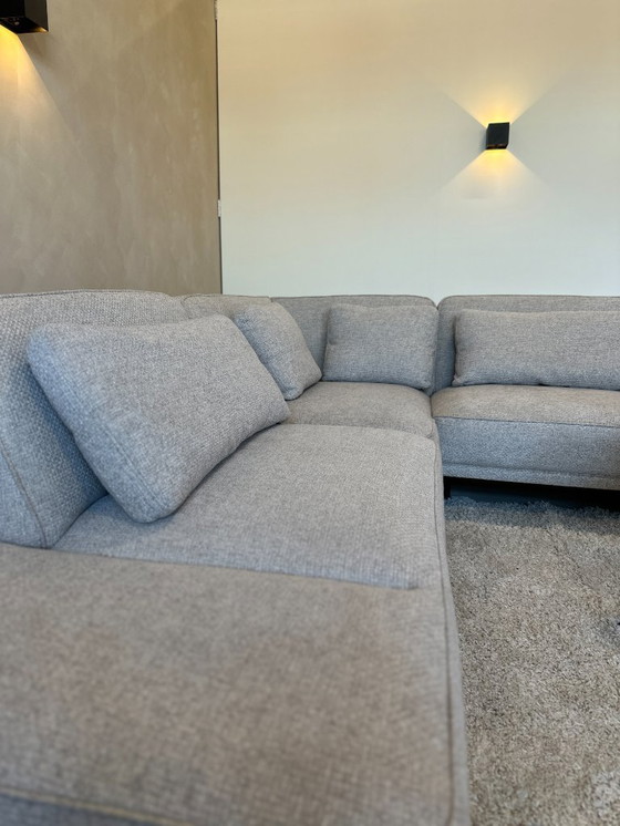 Image 1 of Lichtgrijze hoekbank 317x270cm