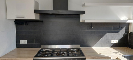Image 1 of Complete kitchen including built-in appliances and freestanding stove