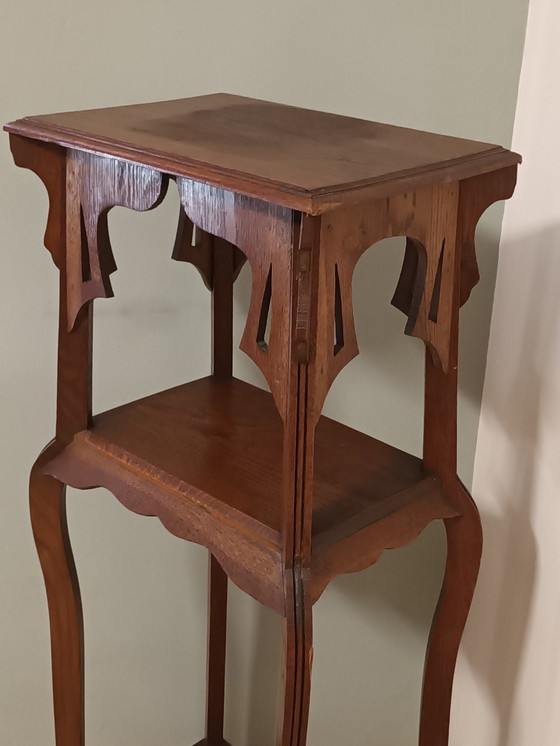 Image 1 of Antiker Pflanzentisch aus Holz