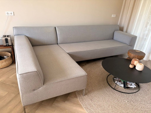 Design on Stock hoekbank (model Bloq)