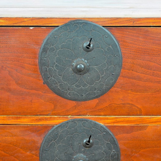 Wooden chest of drawers with dark metal hardware, Brown, Aziatisch (photo 11 of 14)