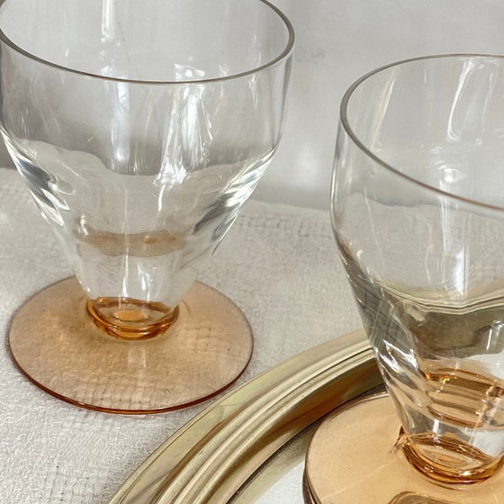 9 Art-Deco-Wein- oder Wassergläser mit bernsteinfarbenen Stielen, 9 cl – Gläser & Karaffe, Glass (photo 5 of 7)