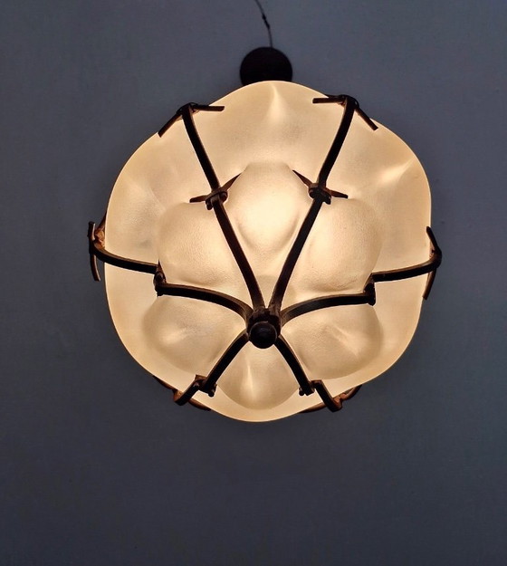 Image 1 of Venetiaans ijzer en geblazen matglas Hall lantaarn, Italië 1960