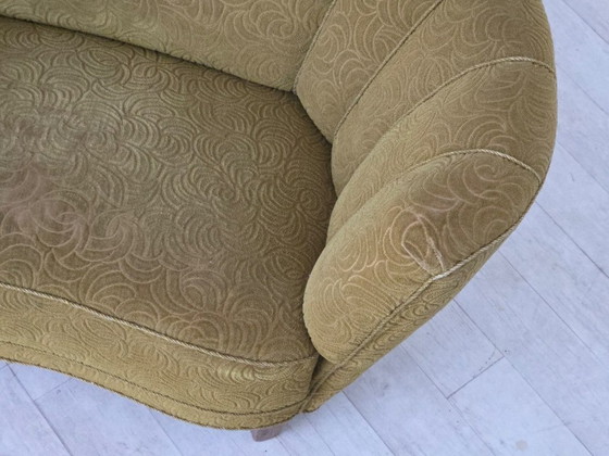 Image 1 of Dänisches 2-Sitzer-Sofa „Banane“ aus den 1960er Jahren, Bezug aus Velours, Buchenholz