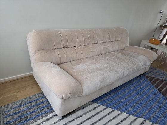 Image 1 of Sofá de 3 plazas Dutchbone Douglas de terciopelo beige