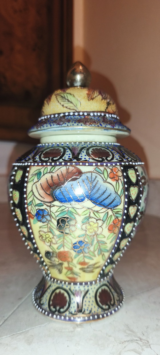 Vintage Chinese Vase, Hand-Painted Porcelain - Height: 26 cm, with Lid. Vintage Period: 1980s-1990s (photo 3 of 8)