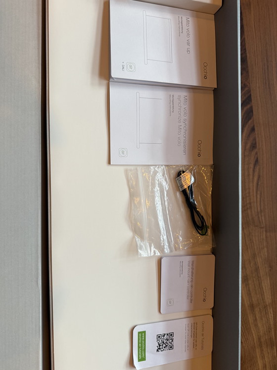 Image 1 of Occhio Mito Volo 140 - Oro Mate / Capota blanca