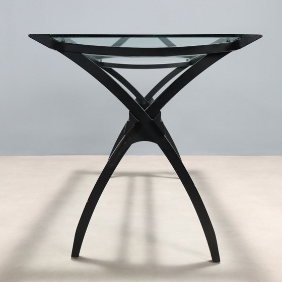 Image 1 of Bureau met glazen blad uit de jaren 80/90.