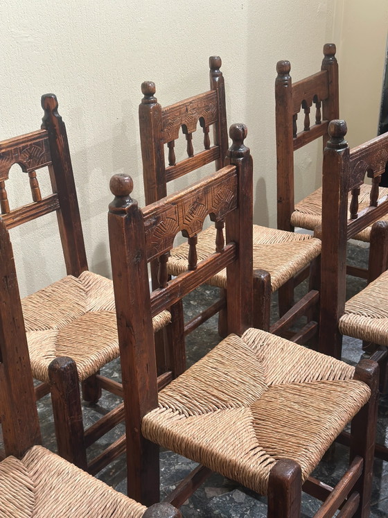 Set van 8 brutalistische, handgesneden eetkamerstoelen, Spanje (photo 4 of 8)