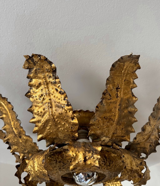 Plafondlamp uit de jaren 60 van smeedijzer en goud met zonnestralenmotief. – plafondlampen, Iron (photo 2 of 16)