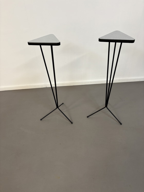 Image 1 of 2 portavasi a tre ripiani in metallo con piano in formica anni sessanta