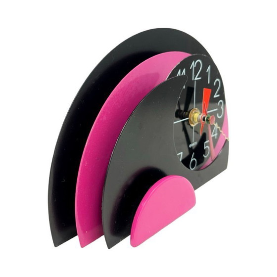 Image 1 of Horloge de cheminée style Memphis - Années 1980, Postmoderne, Noir et Rose