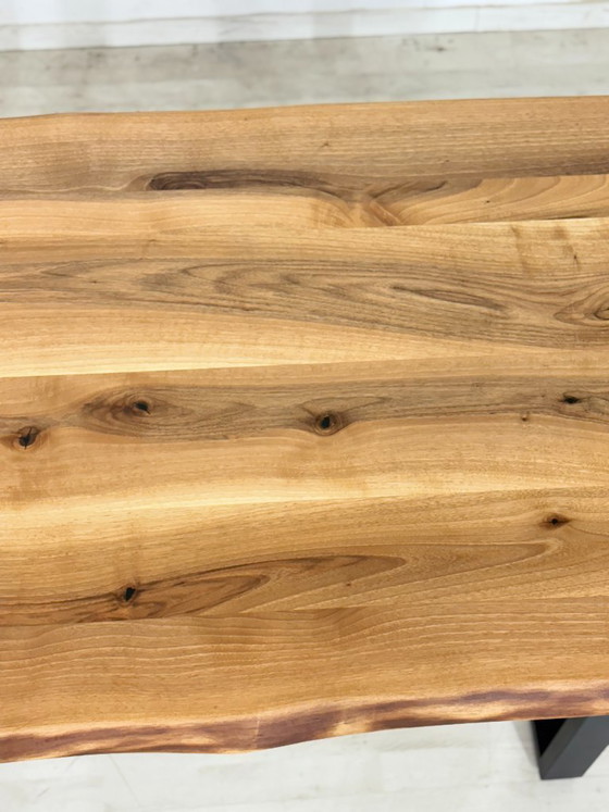 Image 1 of Massief houten eettafel van walnoothout / Tafel / Eettafel / Vergadertafel / Woonkamertafel / 180 cm breed