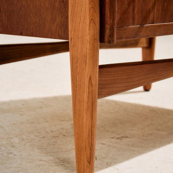 Image 1 of MK11132 Gerestaureerde dressoir van teak en eikenhout