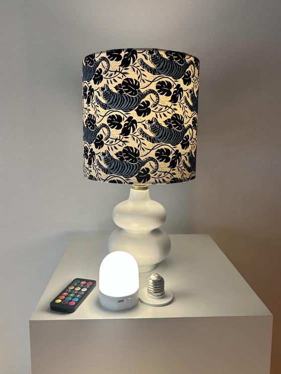 Image 1 of Lampe de table sans fil avec abat-jour en tissu à motif tigre japonais
