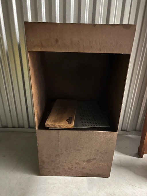 Chauffage de terrasse design en acier Corten