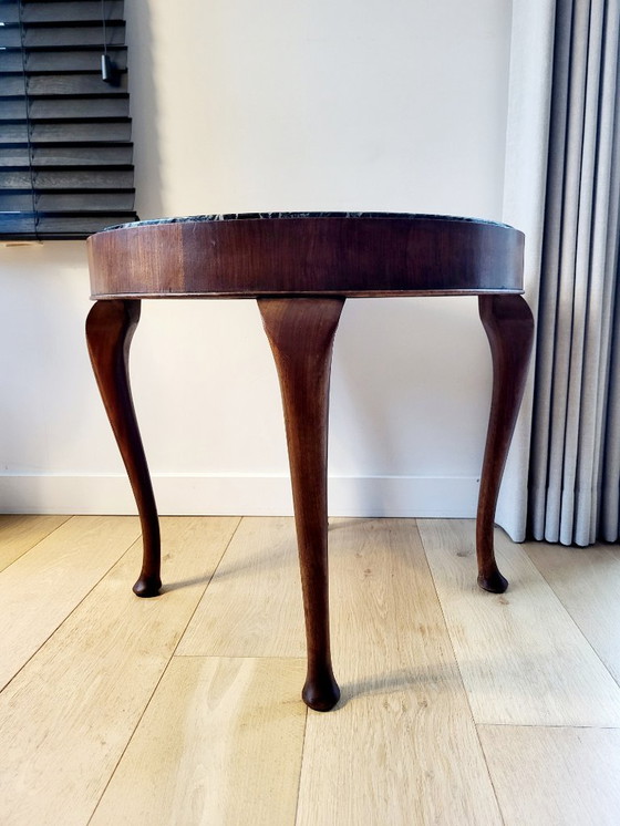 Image 1 of Table d'appoint ou table basse ancienne française, plateau en marbre et piètement en bois