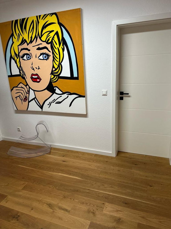 Image 1 of VUČKO "Roy Lichtenstein Girl in Window" – Hand-painted 1997 – Canvas 150x150cm