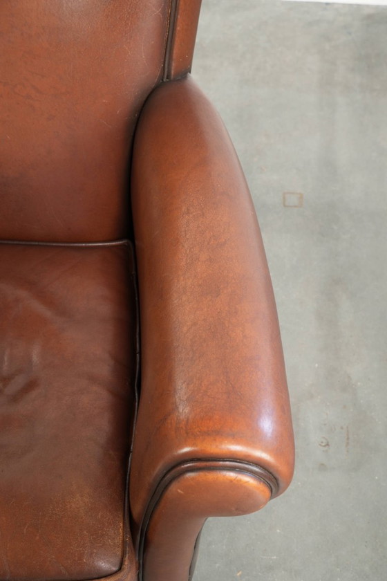 Tijdloze fauteuil/ armchair gemaakt van schapenleer met een mooie Engelse uitstraling – Leather (photo 8 of 13)