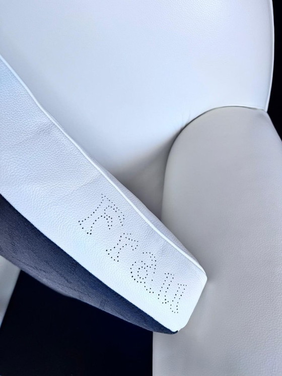 Image 1 of Frau Vanity Fair Sessel in Cremeweiß