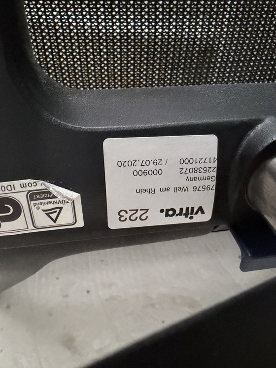 Image 1 of Chaise Vitra Physix Noire