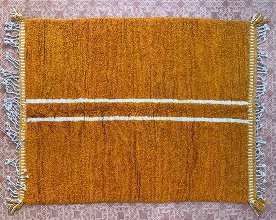 Handgemaakt traditioneel Beni Ouraine-tapijt – Alberto Bazzani, Vloerkleden en tapijten, Wool (photo 3 of 8)