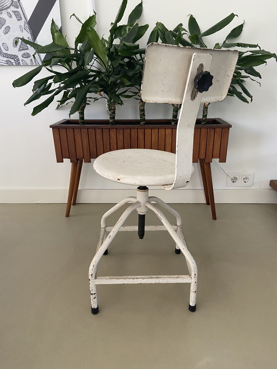 Image 1 of tabouret pivotant vintage en acier industriel