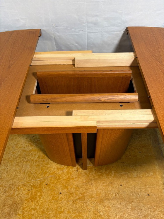 Vintage Skovby Extending Dining Table – Danish Teak – Scandinavian Design  A superb vintage Skovby extending (photo 8 of 13)
