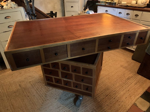 Unieke kast / tafel met vele laatjes