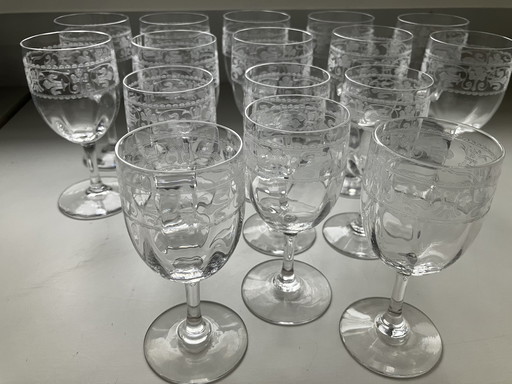 16x glaasjes Baccarat Chablis uit 1900 - 1906 niet gesigneerd