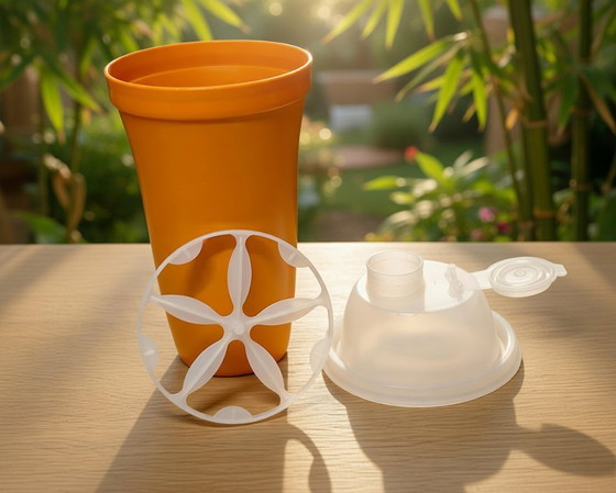 Image 1 of Ensemble de 3 pièces Tupperware vintage : pichet à jus, shaker et tour à épices