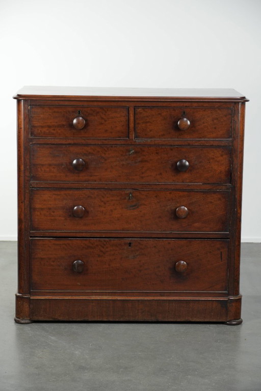 Statige antieke mahoniehouten Engelse ladekast uit de 19e eeuw met 5 lades en mooie warme donkere kleuren