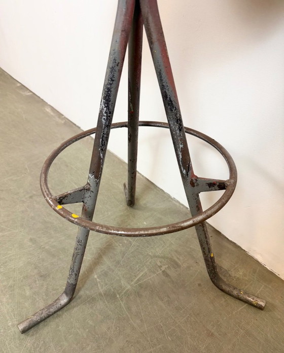 Image 1 of Grauer Werkstatthocker im Industriestil, 1960er Jahre
