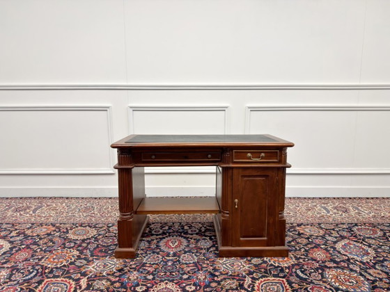 Klein Klassiek Engels Bureau Met Groen Leder – Leather, Wood (photo 3 of 17)