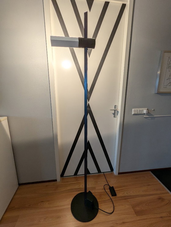 Image 1 of 🏷️ UITVERKOOP - Luci “Caltha” Vloerlamp – Gianfranco Frattini (1982)