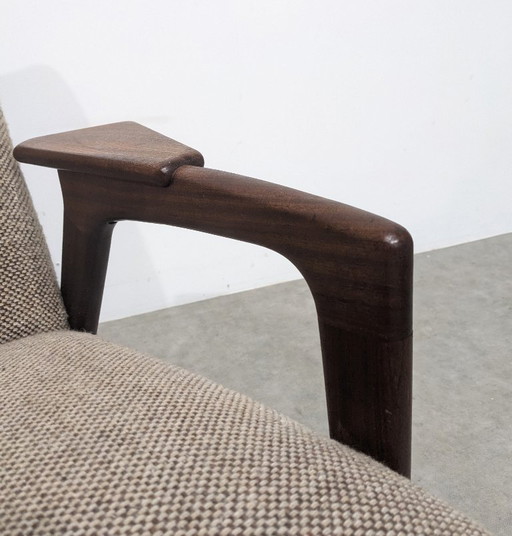 Sofá escandinavo de mediados de siglo