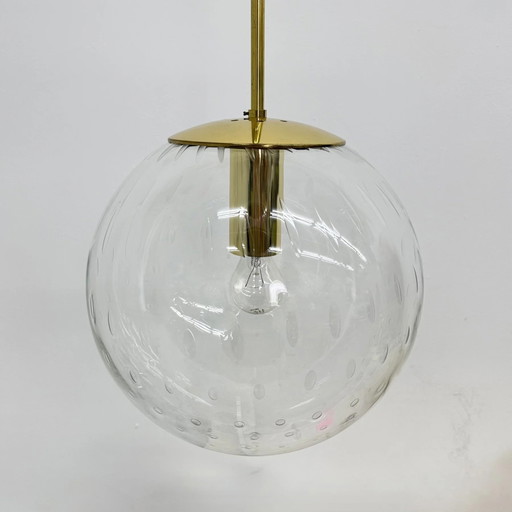 Limburg Glashütte glazen hanglamp met messing bol, jaren 70