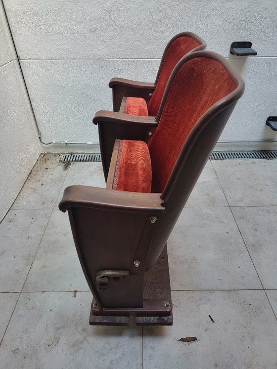 Image 1 of Eleganti poltrone da cinema rosse (set da 2): fascino vintage per il tuo home theater!