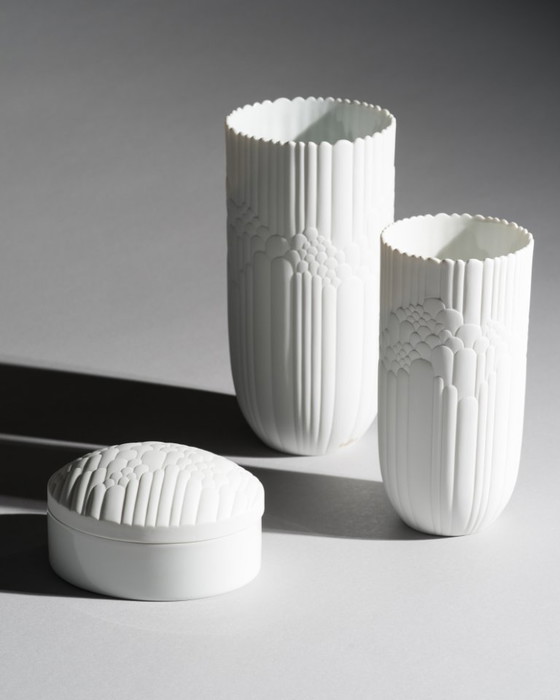 Image 1 of Rosenthal Anemone Porseleinen Trio Grote Vazen met Doos met Deksel van Rosemonde Nairac