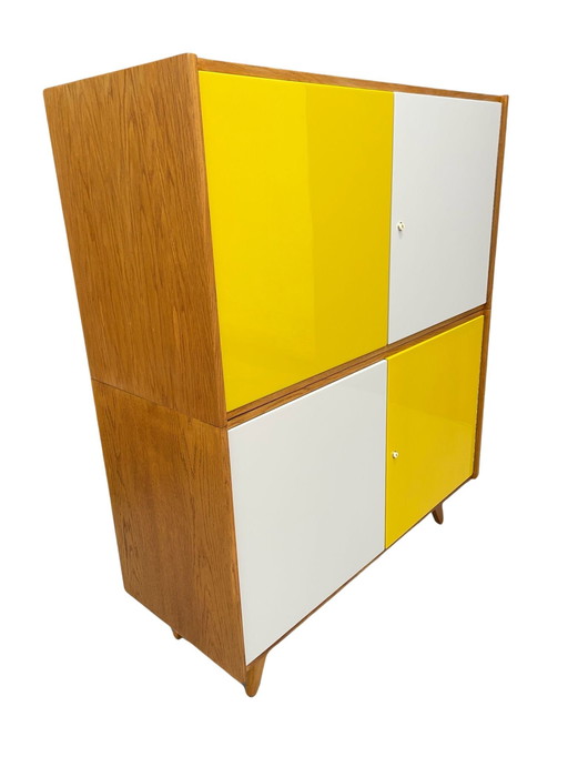U-450 Cabinet in Oak Veneer, Yellow & White Variant, Jiří Jiroutek for Interiér Praha, 1960s
