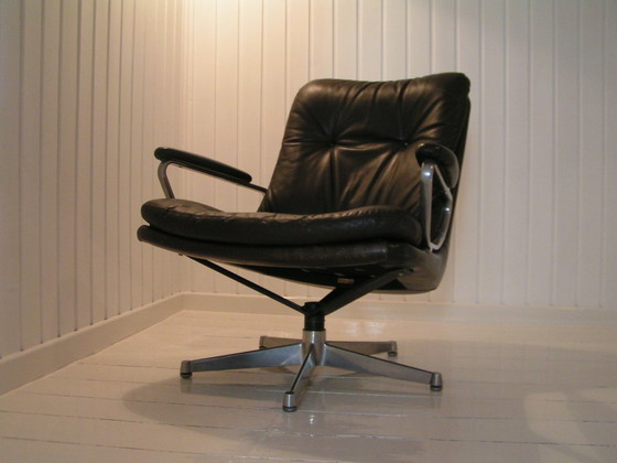 Image 1 of 3 sillones Gentilina I Strässle en estado original André Vandenbeuck